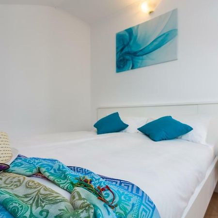 Apartment Deni คิร์ก ภายนอก รูปภาพ