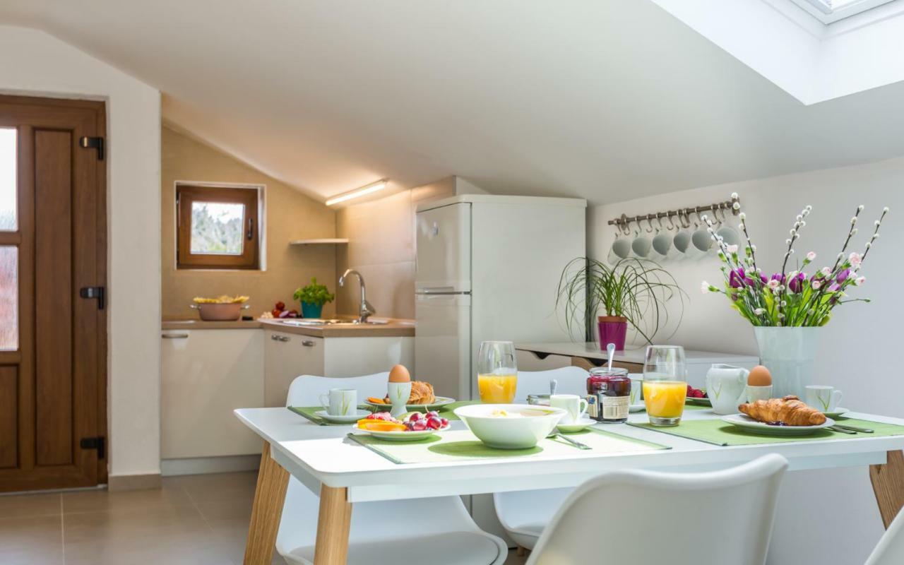 Apartment Deni คิร์ก ภายนอก รูปภาพ