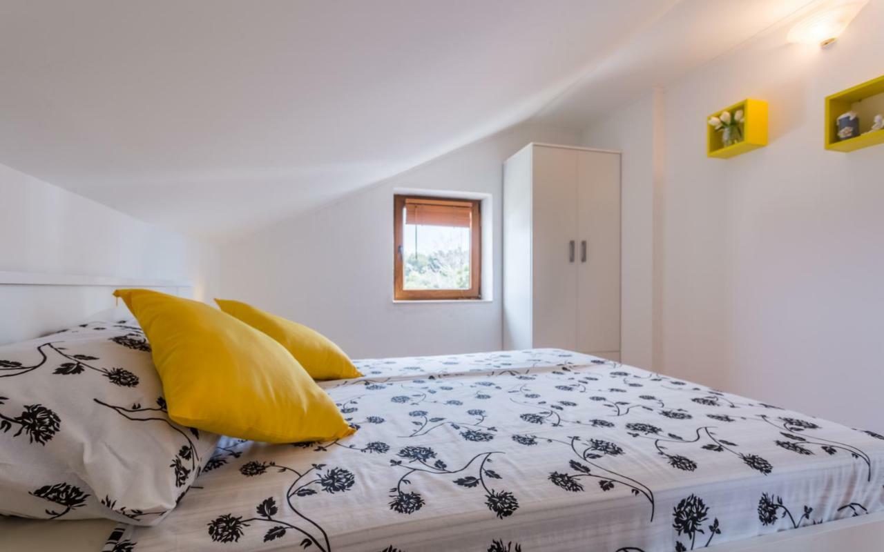 Apartment Deni คิร์ก ภายนอก รูปภาพ