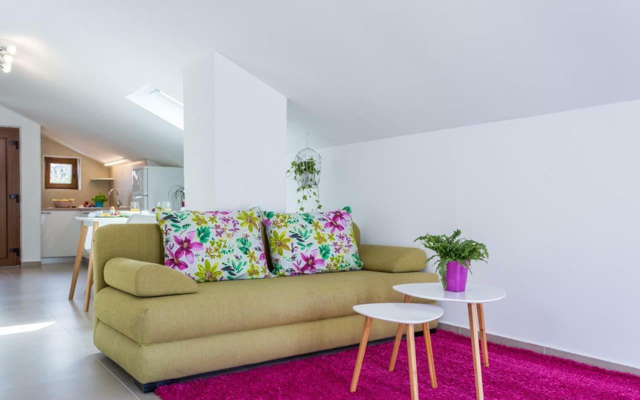 Apartment Deni คิร์ก ภายนอก รูปภาพ