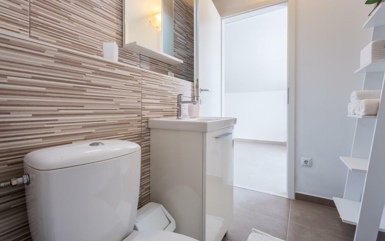 Apartment Deni คิร์ก ภายนอก รูปภาพ