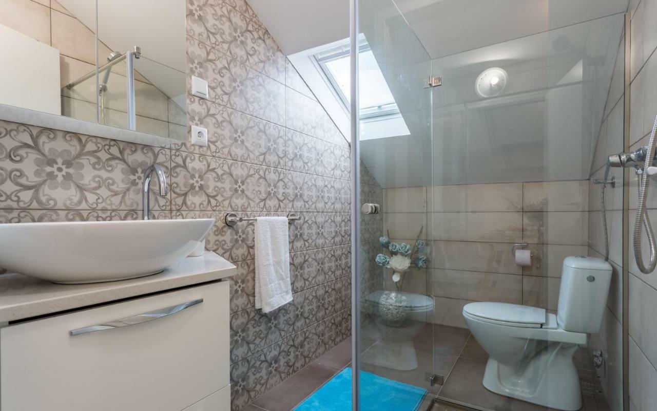 Apartment Deni คิร์ก ภายนอก รูปภาพ
