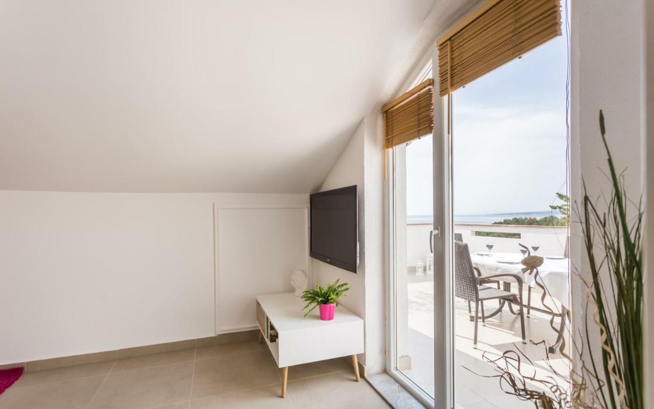 Apartment Deni คิร์ก ภายนอก รูปภาพ